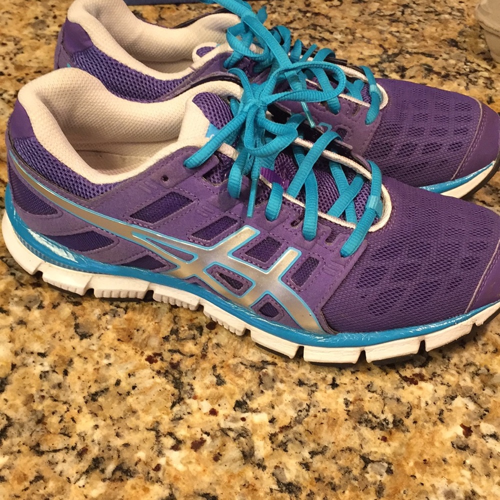 ASICS/ PRICE FIRM..